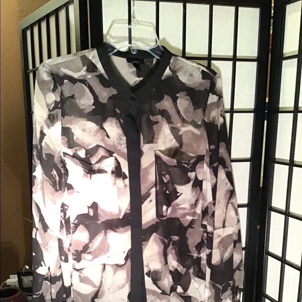 MOSSIMO SIZE LG BLACK AND WHITE PATTERN OVERSIZED.